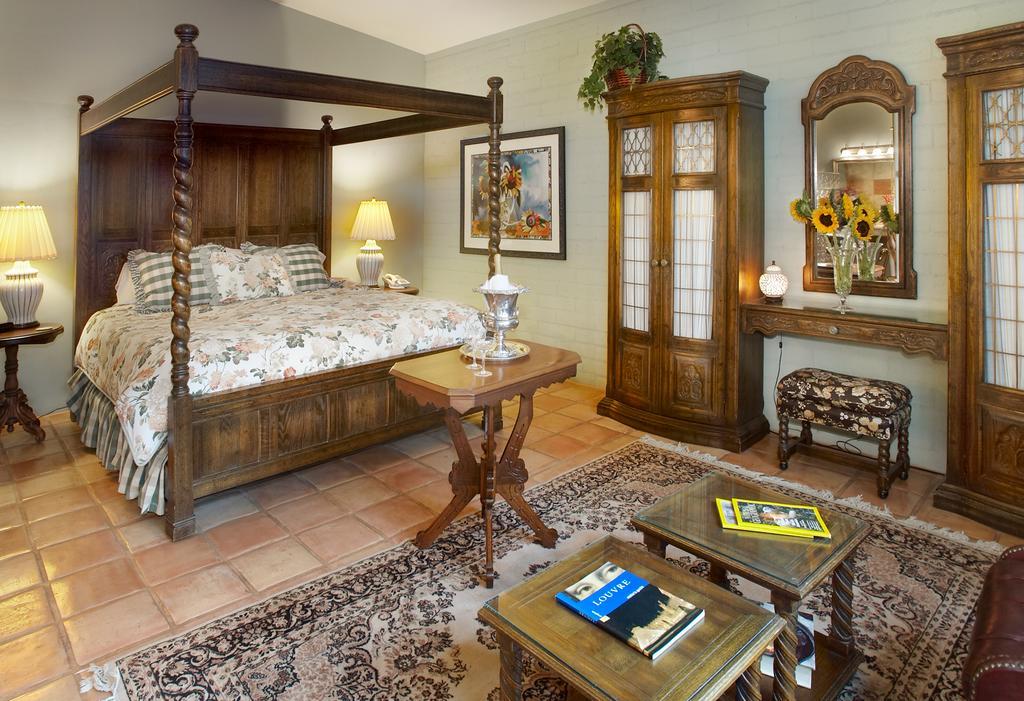 Cactus Cove Bed And Breakfast Inn Tanque Verde Room photo